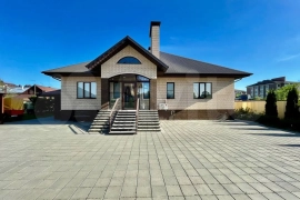 Дом 412 м² на участке 14 сот.